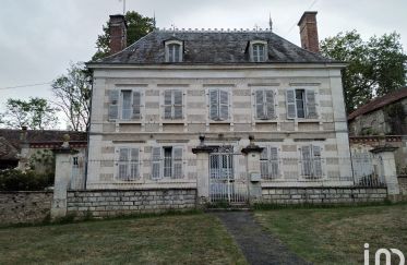 House 6 rooms of 220 m² in La Châtre (36400)