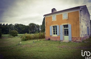 House 10 rooms of 200 m² in Saint-Jean-d'Angély (17400)