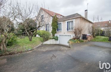 House 6 rooms of 153 m² in Ormesson-sur-Marne (94490)