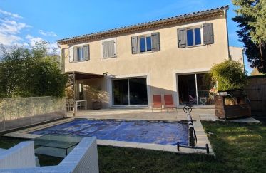 House 4 rooms of 140 m² in Bédarrides (84370)