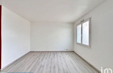 Apartment 1 room of 32 m² in Longjumeau (91160)