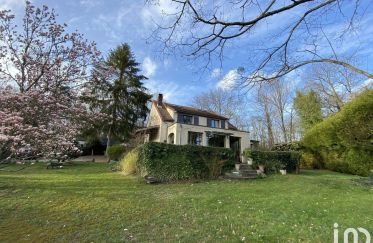 House 6 rooms of 161 m² in Poigny-la-Forêt (78125)