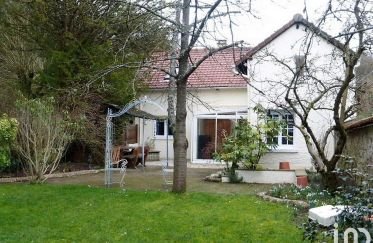House 5 rooms of 122 m² in Rambouillet (78120)