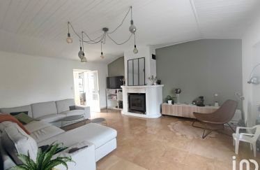 Maison traditionnelle 4 pièces de 120 m² à Sainte-Radégonde-des-Noyers (85450)