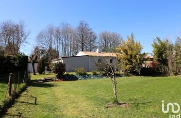 House 4 rooms of 104 m² in Château-Guibert (85320)