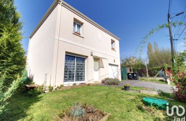 House 6 rooms of 100 m² in Bouleurs (77580)