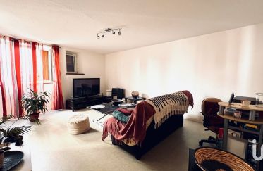Apartment 3 rooms of 73 m² in Lancrans (01200)
