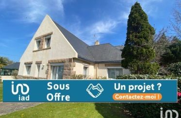 House 6 rooms of 170 m² in Perros-Guirec (22700)