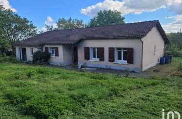 House 4 rooms of 110 m² in Clavé (79420)