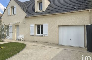 House 5 rooms of 130 m² in Magny-les-Hameaux (78114)