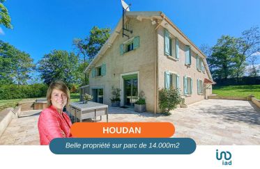Maison 8 pièces de 190 m² à Houdan (78550)