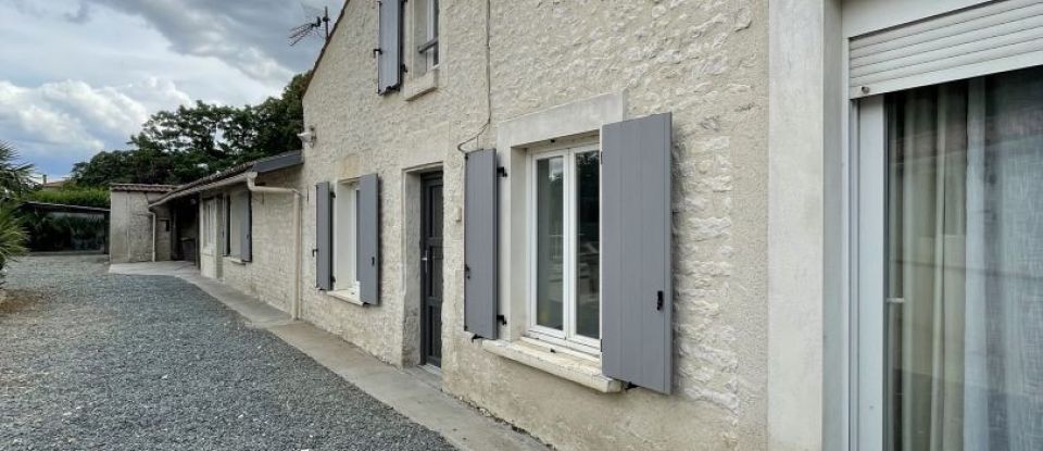 Maison 5 pièces de 110 m² à Doix lès Fontaines (85200)