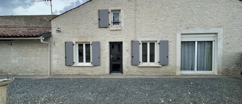 Maison 5 pièces de 110 m² à Doix lès Fontaines (85200)