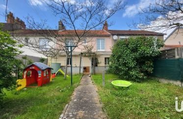 House 4 rooms of 69 m² in Cholet (49300)
