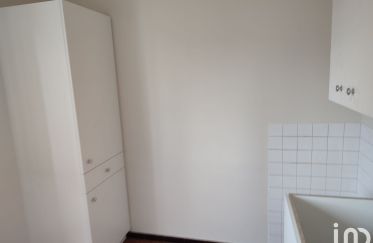 Apartment 2 rooms of 44 m² in - (72500)