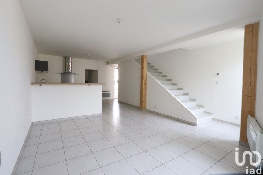 Appartement 3 pièces de 100 m² à Échiré (79410)