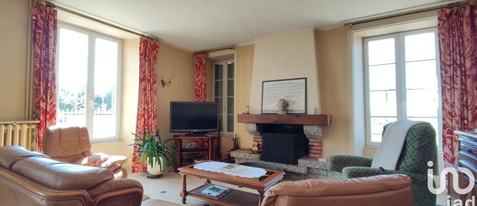 House 6 rooms of 186 m² in L'Absie (79240)