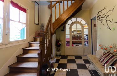 House 6 rooms of 130 m² in Verneuil-sur-Seine (78480)