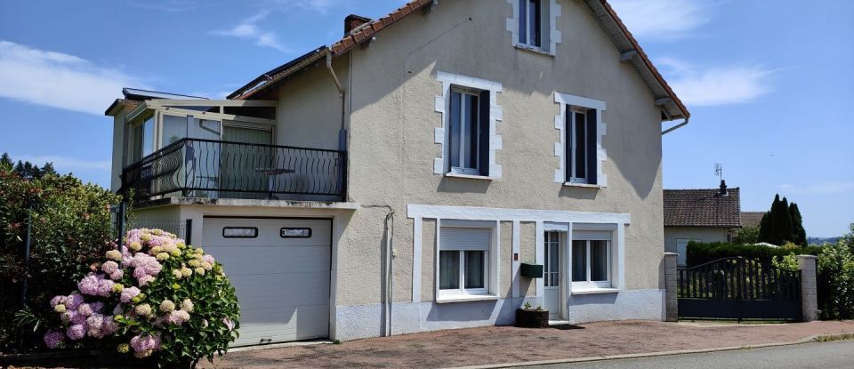 Maison 4 pièces de 106 m² à Saint-Priest-les-Fougères (24450)