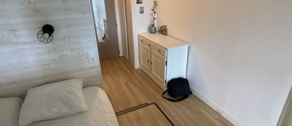 Apartment 1 room of 30 m² in La Rochelle (17000)