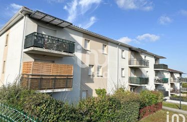 Apartment 4 rooms of 90 m² in Bassens (33530)