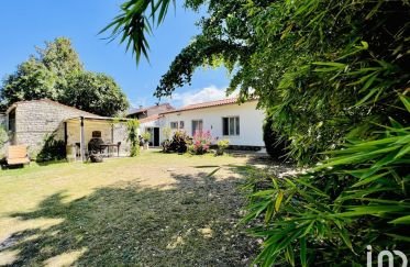 House 5 rooms of 107 m² in Aigrefeuille-d'Aunis (17290)