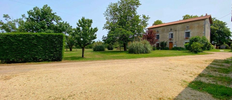 House 7 rooms of 182 m² in Le Vigeant (86150)