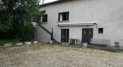 House 3 rooms of 74 m² in Saint-Amour-Bellevue (71570)