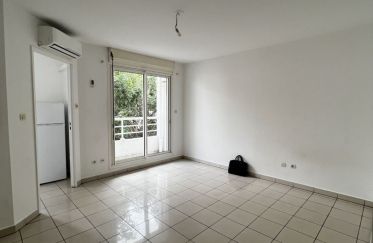 Apartment 1 room of 27 m² in Saint-Denis (97400)