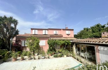 House 6 rooms of 143 m² in Six-Fours-les-Plages (83140)