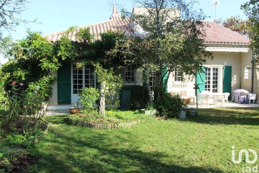 Maison 6 pièces de 148 m² à Availles-en-Châtellerault (86530)
