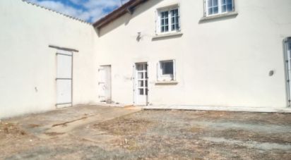 Maison 5 pièces de 100 m² à Essarts en Bocage (85140)
