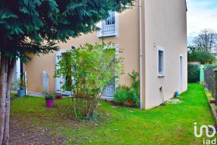 Appartement 4 pièces de 90 m² à Dammarie-les-Lys (77190)