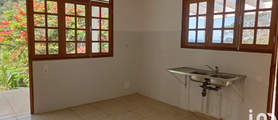 House 10 rooms of 225 m² in Bouillante (97125)
