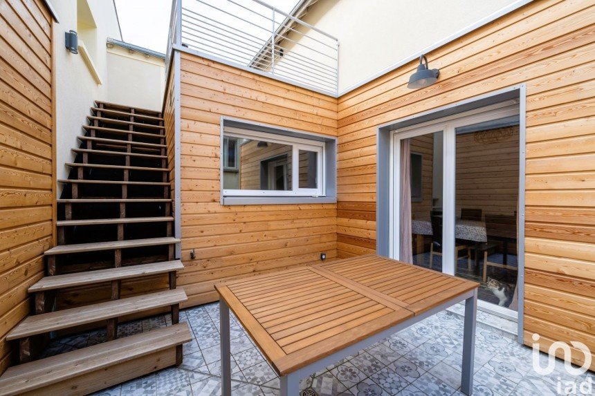 Maison traditionnelle 6 pièces de 205 m² à Reims (51100)