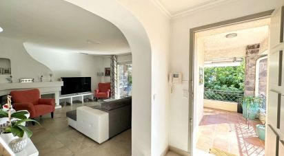 Appartement 3 pièces de 86 m² à Saint-Raphaël (83700)