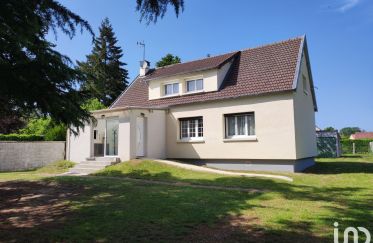 House 6 rooms of 122 m² in Mézières-en-Drouais (28500)