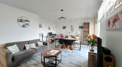 Apartment 3 rooms of 69 m² in Saint-Quentin (02100)