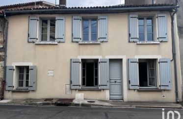 House 4 rooms of 74 m² in Thouars (79100)