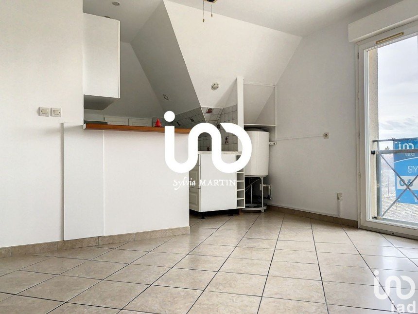 Apartment 2 rooms of 28 m² in Corbeil-Essonnes (91100)