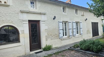 Maison 5 pièces de 145 m² à Juillac-le-Coq (16130)