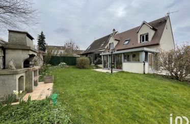 House 5 rooms of 131 m² in Maincy (77950)