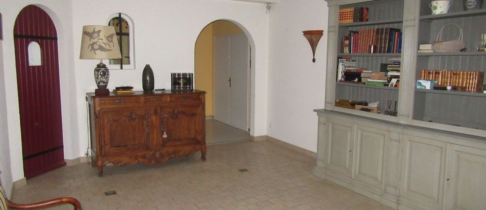 House 10 rooms of 343 m² in Bressuire (79300)