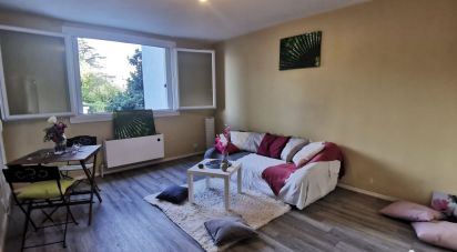 Apartment 2 rooms of 54 m² in Bruges (33520)
