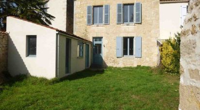 House 5 rooms of 106 m² in Fontenay-le-Comte (85200)