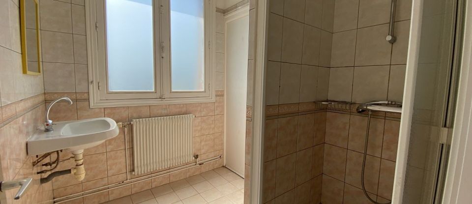 House 4 rooms of 70 m² in Gouézec (29190)