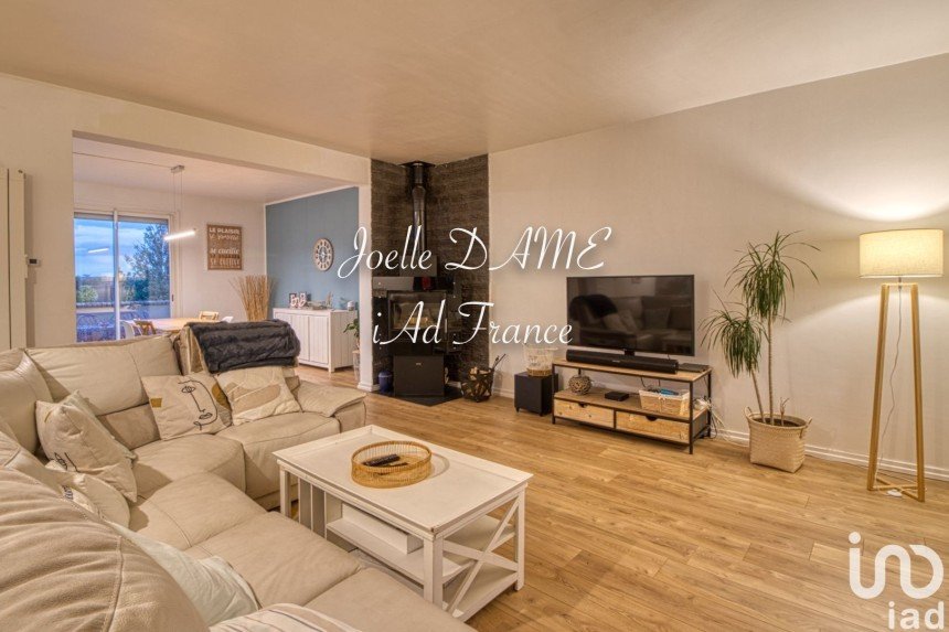 Maison 9 pièces de 220 m² à Mousseaux-sur-Seine (78270)