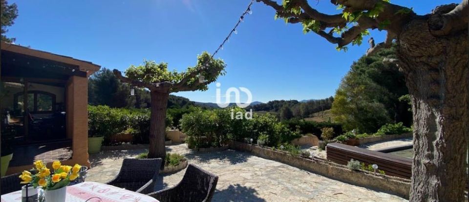 House 6 rooms of 215 m² in Bandol (83150)