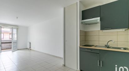 Apartment 1 room of 30 m² in Rosny-sous-Bois (93110)