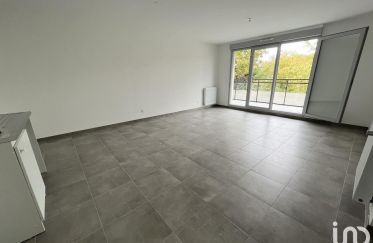 Apartment 3 rooms of 63 m² in Pontault-Combault (77340)